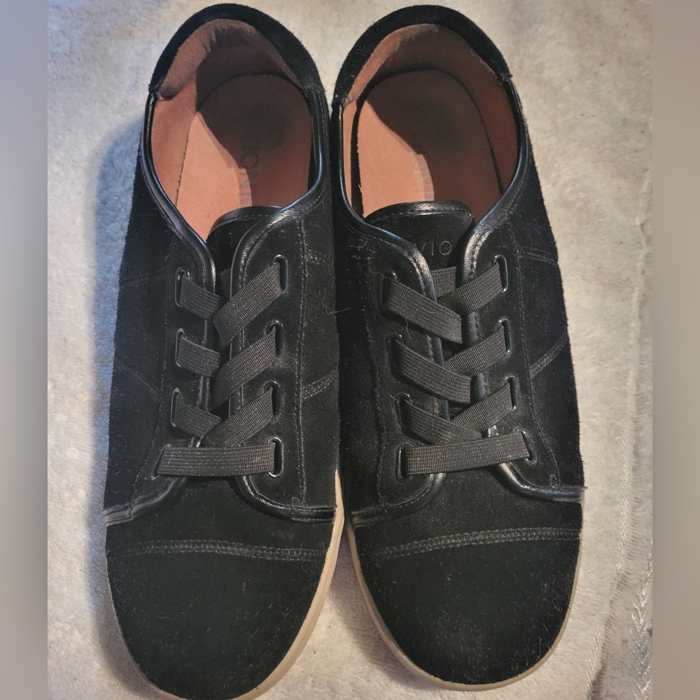 Vionic Jean Suede Slip On Sneakers Stretch Straps